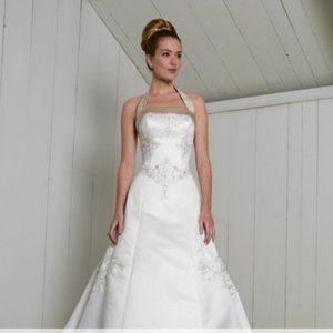WEDDING GOWN WOMENS DRESS SIZE 4 ( WEDDING GOWN SIZE 8)